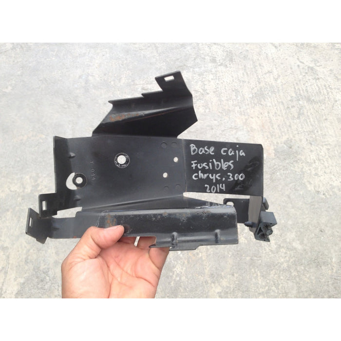 Base Caja De Fusibles Chrysler 300 2012 2013 2014