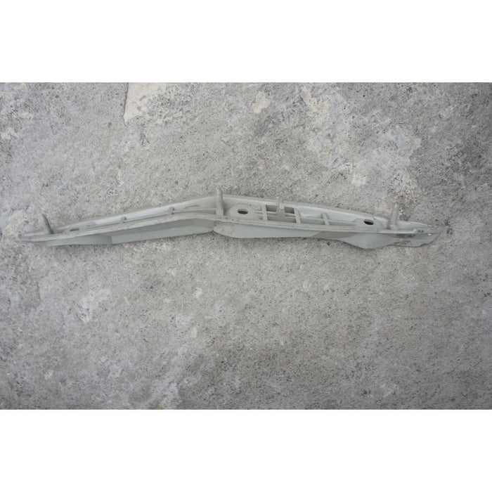 Guia Defensa Trasera Derecha Ford Focus Zx3 2001 - 2004