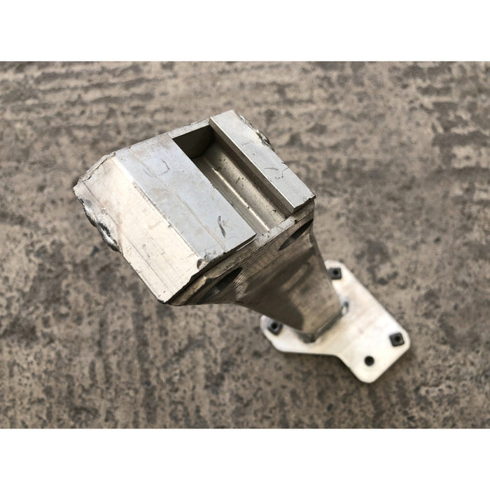 Soporte Refuerzo Delantero Izquierdo Cherokee 2014-2018