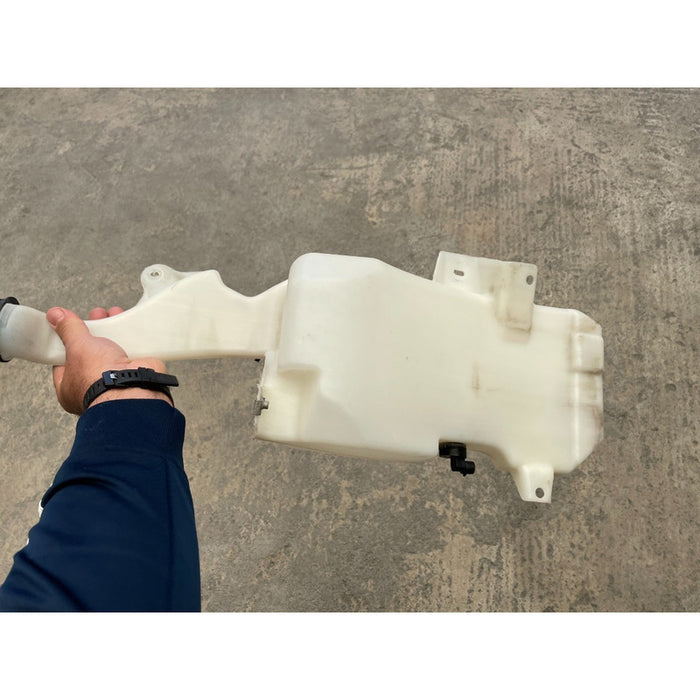 Deposito Limpiabrisas Gmc Yukon Del 2013 Al 2014 6.0