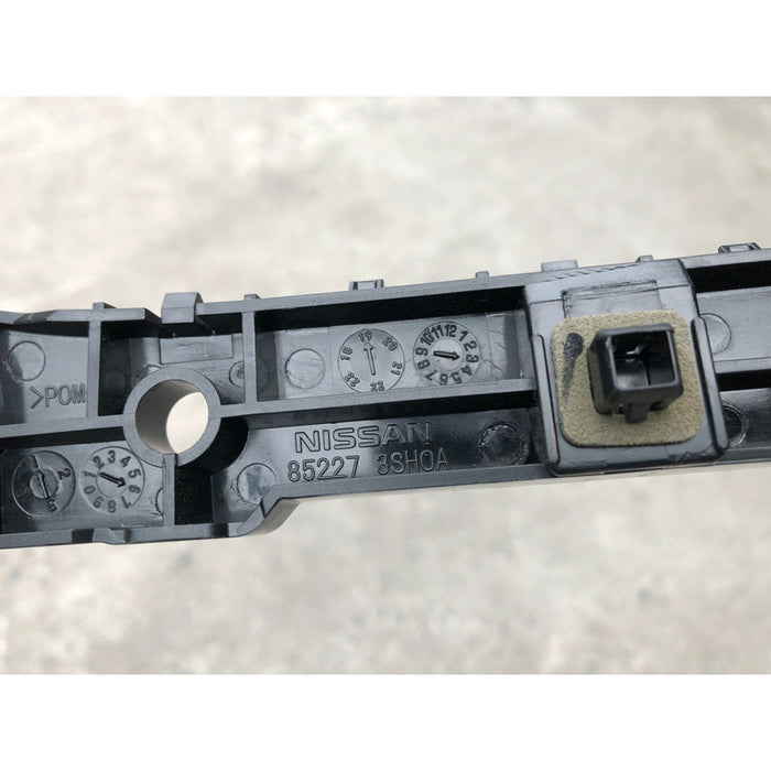 Guia Defensa Trasera Izquierda Nissan Sentra 2013 - 2019