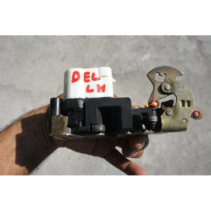 Chapa De Puerta Delantera Izquierda Gmc Yukon 2000-2006