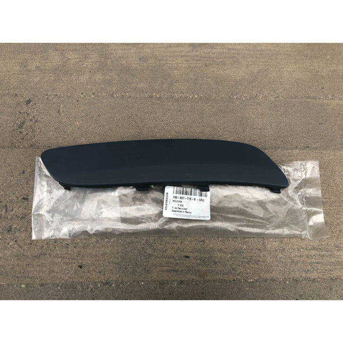 Moldura De Facia Delantera Derecha Para Bora 2005 Al 2010