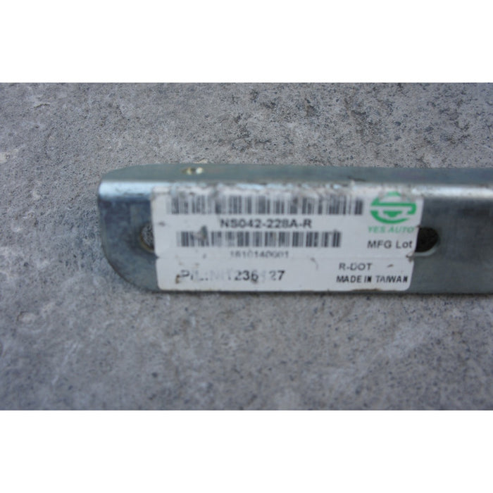 Bisagra De Cofre Derecha Tiida 2009 2010 2011 2012 2013 2014