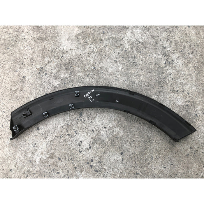 Moldura Arco Trasera Derecha Ford Explorer 2022