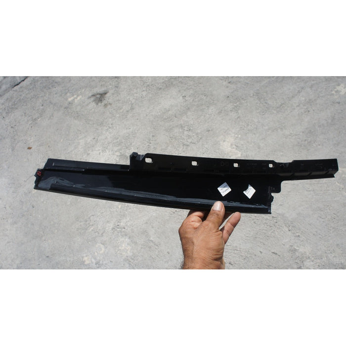 Moldura De Marco Puerta Delantera Izquierda Jaguar Xe 2017
