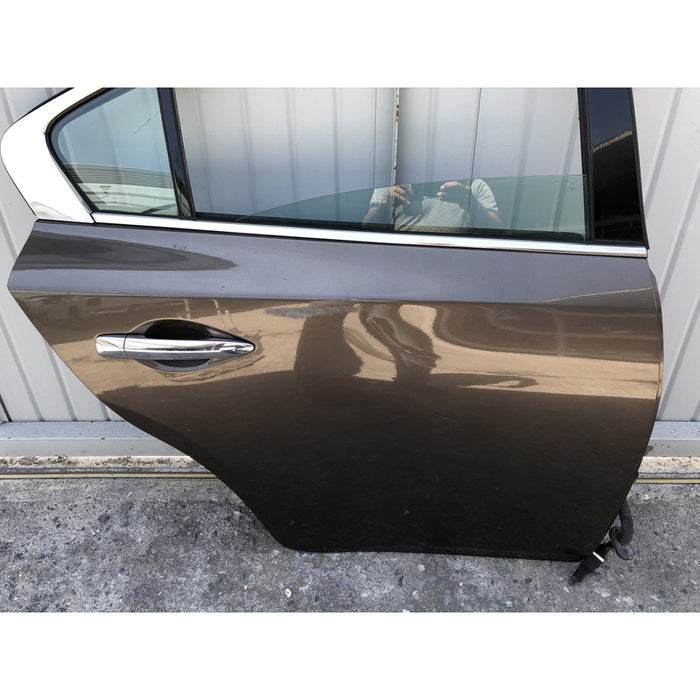 Puerta Trasera Derecha Original Para Nissan Maxima 2009-2014