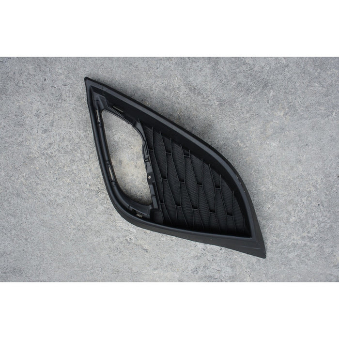 Parrilla Inferior Izquierda Faro Niebla Mazda 3 2010 Al 2013