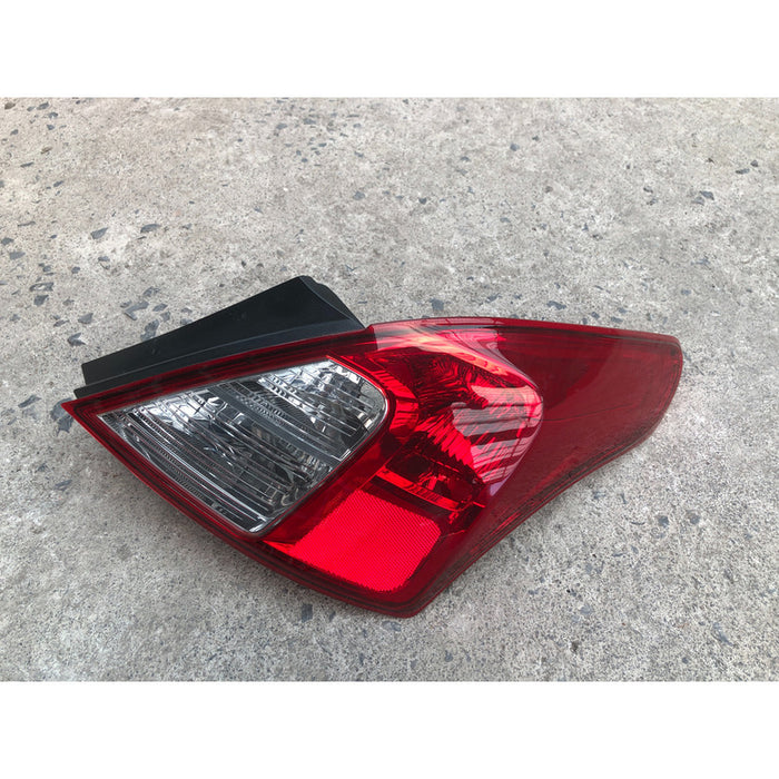 Calavera Derecha Nissan Versa 2012 Al 2019
