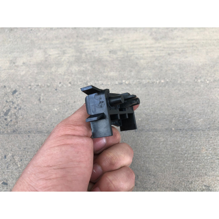 Soporte Lateral Facia Delantera Chevy 1994 Al 2003
