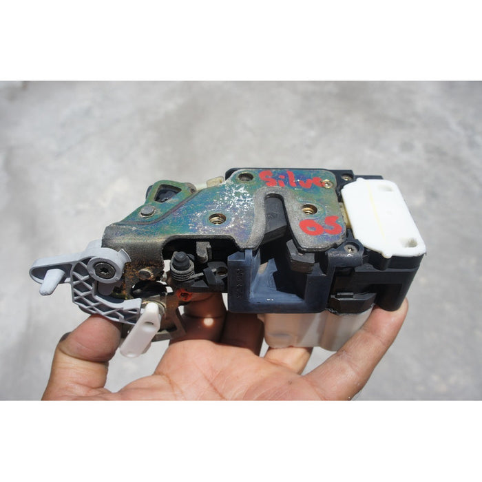 Chapa De Puerta Trasera Izquierda Silverado 1999-2006