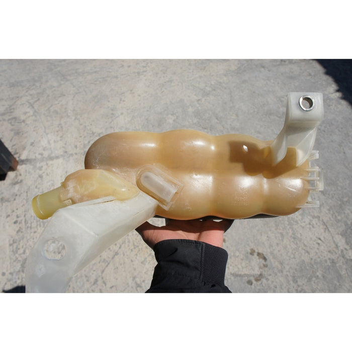 Deposito Agua Radiador Chevrolet Suburban 2007 - 2014 *