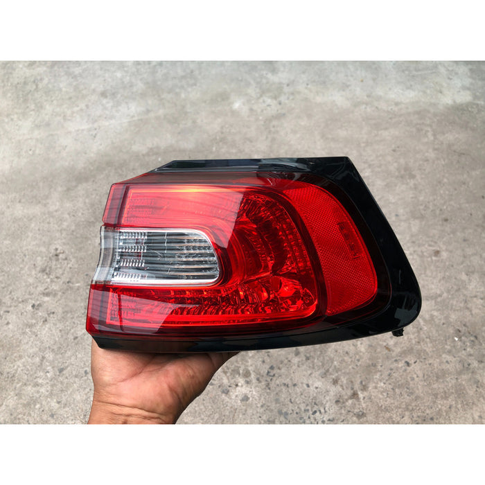 Calavera Derecha Original Jeep Cherokee 2014 Al 2018
