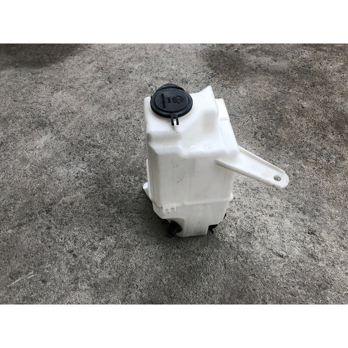 Deposito Limpiabrisas Toyota Tundra 2014 - 2021