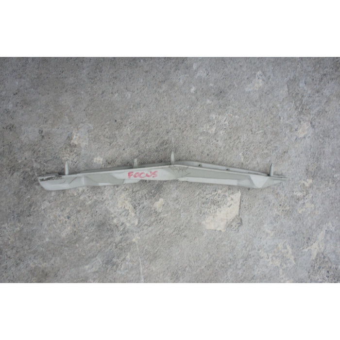Guia Defensa Trasera Derecha Ford Focus Zx3 2001 - 2004