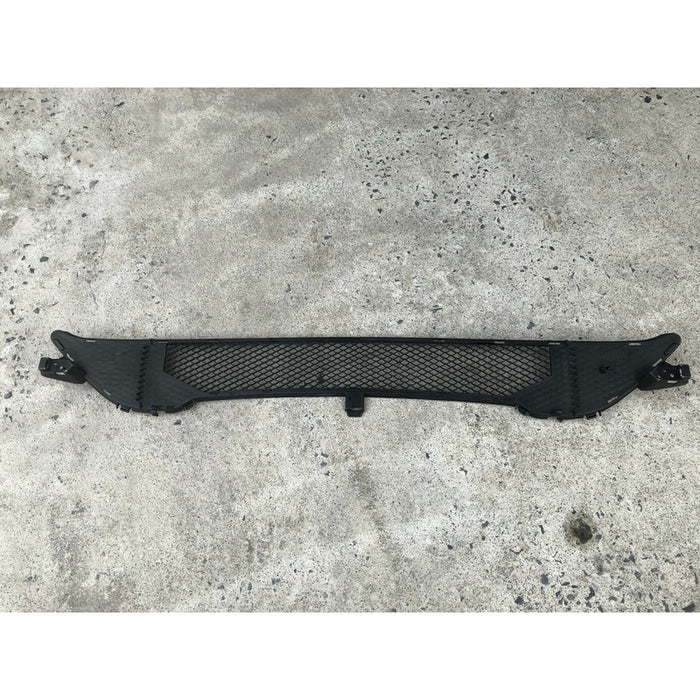 Parrilla Inferior Central Mercedes Benz Cla250 2014-2019