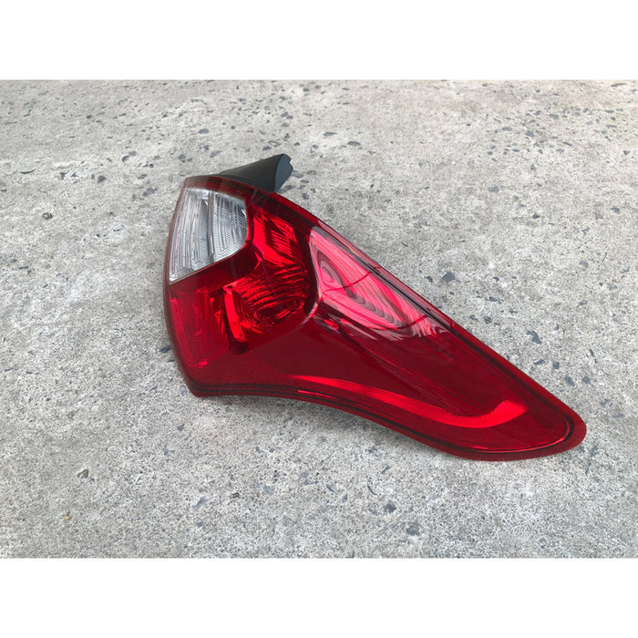 Calavera Derecha Nissan Versa 2012 Al 2019