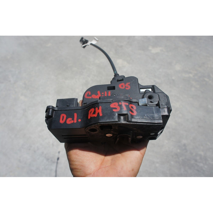 Chapa De Puerta Delantera Derecha Cadillac Sts 2005-2007