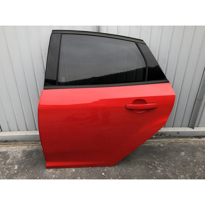 Puerta Trasera Izquierda Para Ford Focus 2012 - 2018 Roja