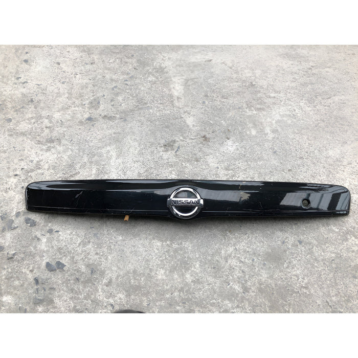 Moldura Cajuela Original Nissan Versa 2012 Al 2019