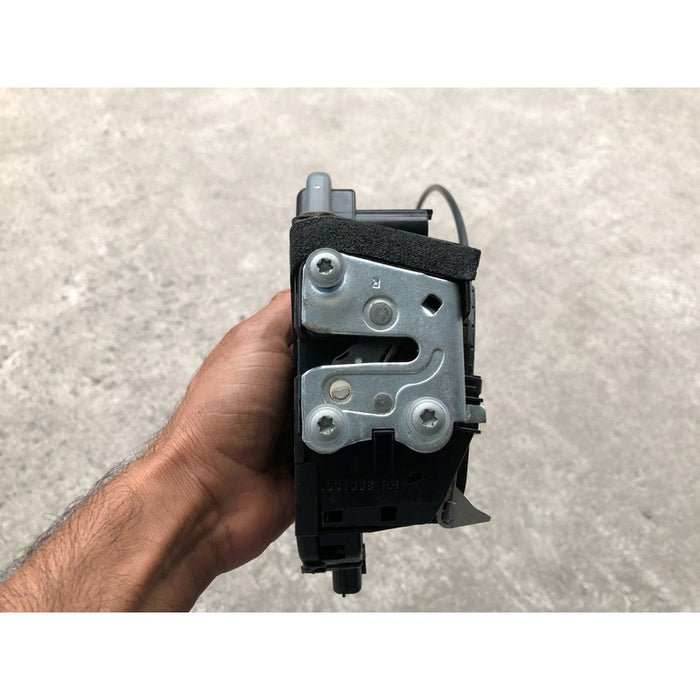 Chapa De Puerta Delantera Original, Derecha Altima 2013-2018