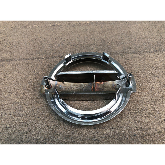 Emblema Delantero Nissan Tiida 2010 Al 2016