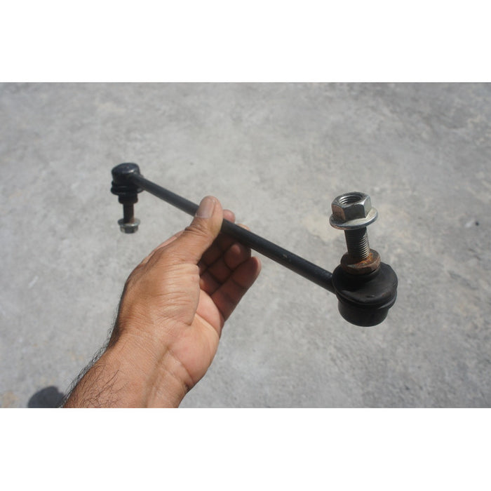 Par De Tornillos Estabilizadores Delanteros Sentra 2013-2018