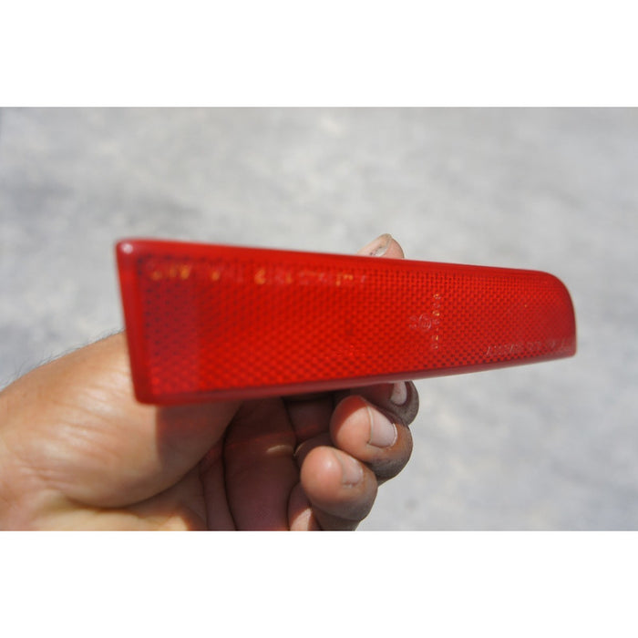 Reflejante Trasero Derecho Dodge Attitude Gl 2015 - 2018