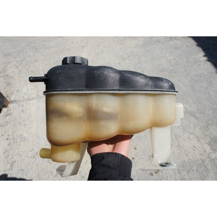 Deposito Agua Radiador Chevrolet Suburban 2007 - 2014 *