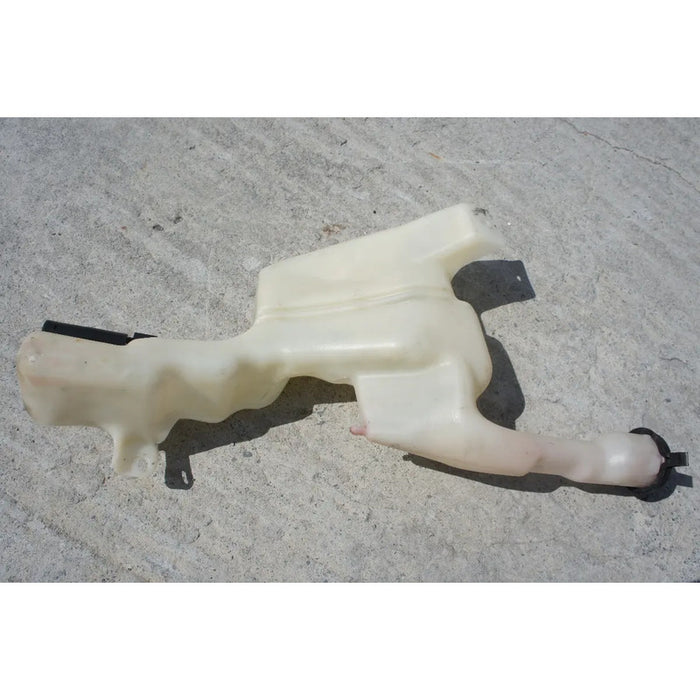 Deposito Limpia Parabrisas Para Ford Fiesta Sedan 2011, 2012, 2013, 2014, 2015