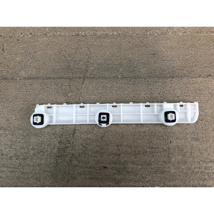 Guia Defensa Trasera Izquierda Para Nissan Versa 2012, 2013, 2014, 2015, 2016, 2017, 2018, 2019 - Original