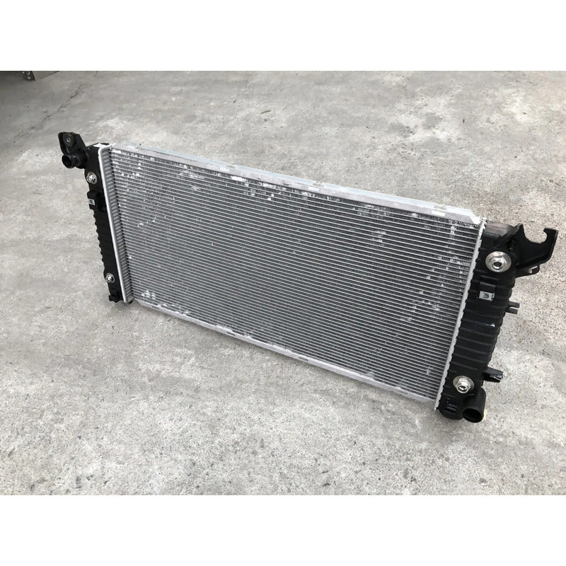 Radiador Original Para Yukon 2015, 2016, 2017, 2018 Motor 6.2