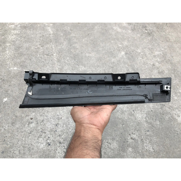 Moldura De Marco Puerta Trasera Izquierda Chevrolet Cruze 2016, 2017, 2018 Negro