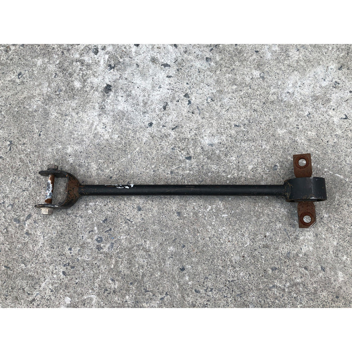 Tirante Trasero Izquierdo Hacia Chasis Camry 2012 - 2017 2.5
