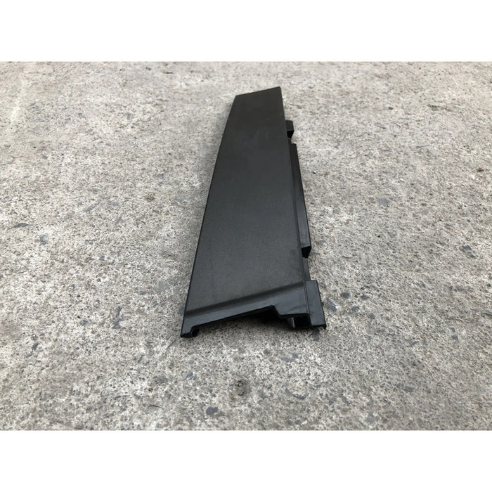 Moldura De Marco Puerta Trasera Izquierda Chevrolet Cruze 2016, 2017, 2018 Negro