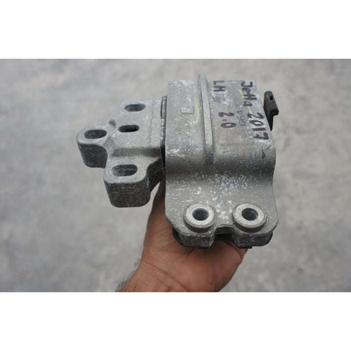 Soporte De Transmision Izquierdo Para Volkswagen Jetta 2016, 2017, 2018 - Motor 2.0 Litros, 4 Cilindros, Original
