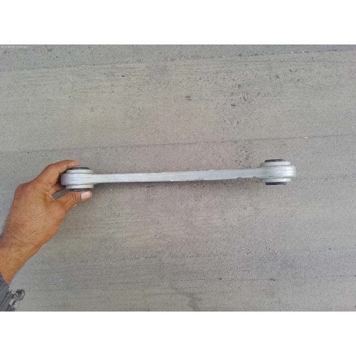 Tirante Trasero Izquierdo Central Para Mercedes Benz C300 2008, 2009, 2010, 2011, 2012, 2013, 2014 (motor 1.8 Litros) Original