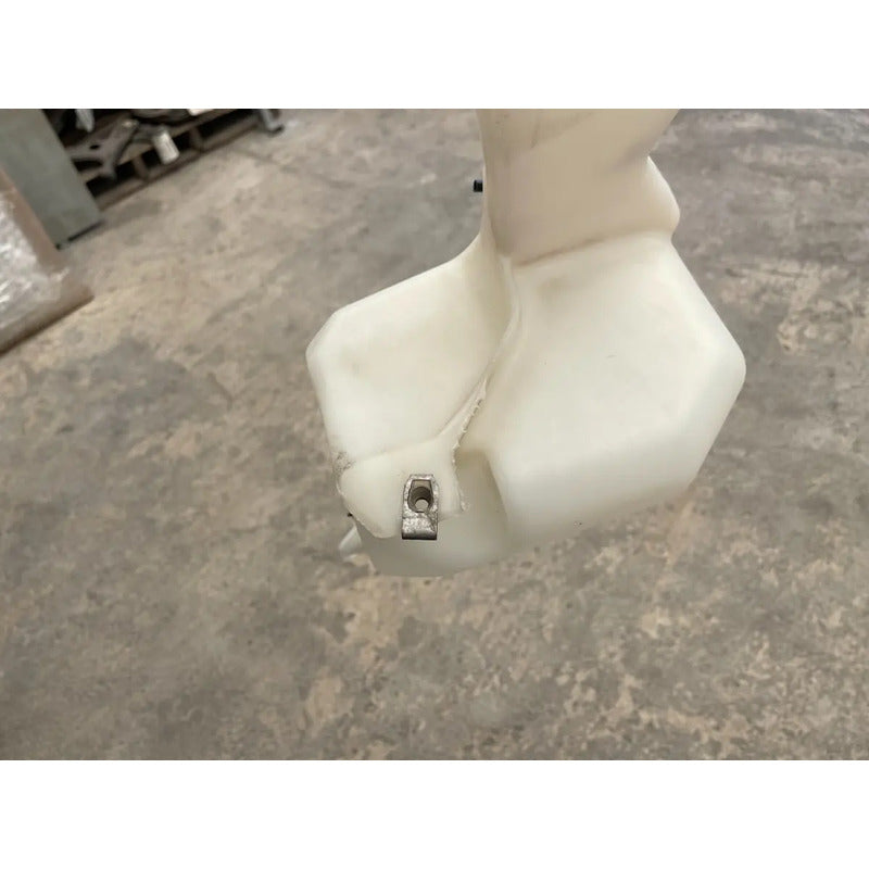 Deposito Limpia Parabrisas Para Gmc Yukon 2013-2014 6.0, 6.2