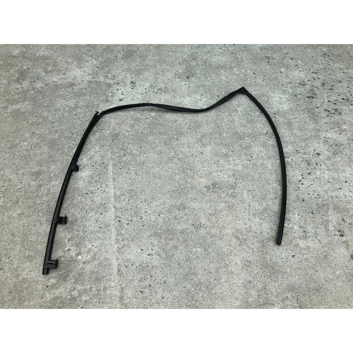 Empaque Guia De Vidrio Trasero Derecho Para Subaru Forester 2014, 2015, 2016, 2017, 2018 Negro
