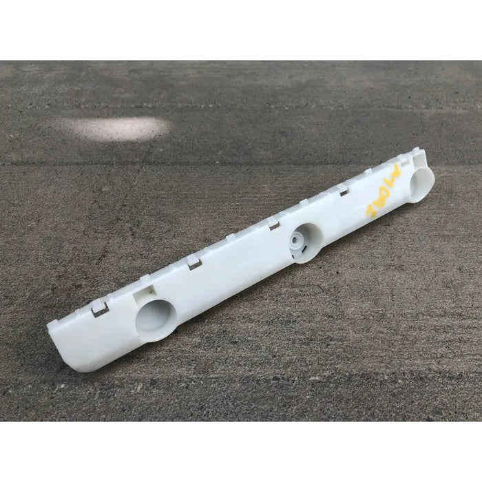 Guia Defensa Trasera Izquierda Para Nissan Versa 2012, 2013, 2014, 2015, 2016, 2017, 2018, 2019