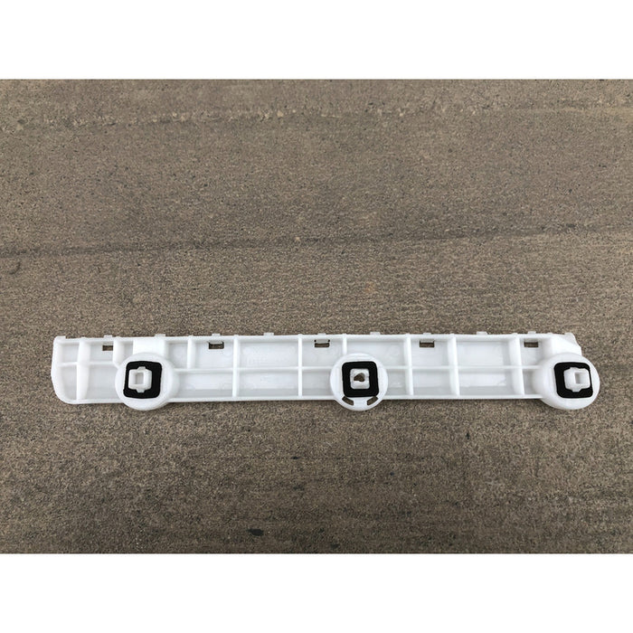 Guia Defensa Trasera Derecha Nissan Versa 2012 - 2019