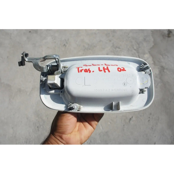 Manija De Puerta Trasera Izquierda Para Chevrolet Suburban 2002, 2001, 2002, 2003, 2004, 2005, 2006, 2007, 2008 - Original Blanco Trasera