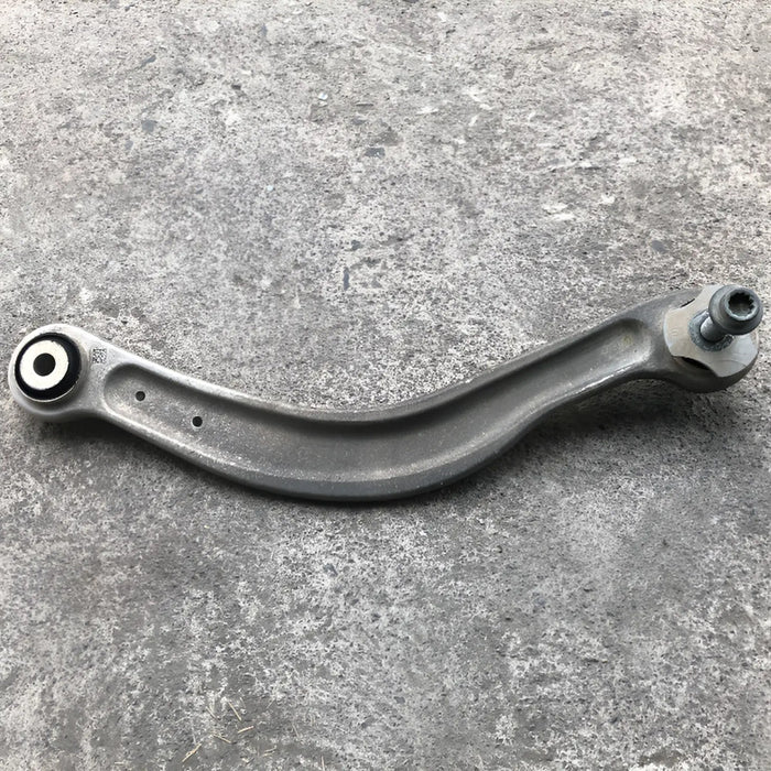 Tirante Trasero Izquierdo Superior Para Mercedes Benz C300 2015, 2016, 2017, 2018, 2019, 2020, 2021, 2022, 2023, 2024, 2025 (motor 2.0 Litros) Original