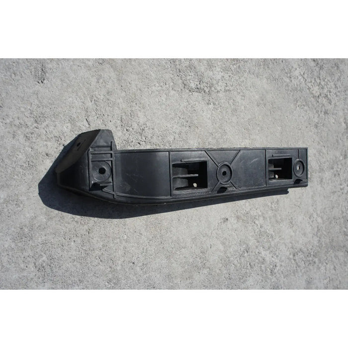 Guia Defensa Delantera Derecha Volkswagen Jetta 1999, 2000, 2001, 2002, 2003, 2004, 2005, 2006, 2007