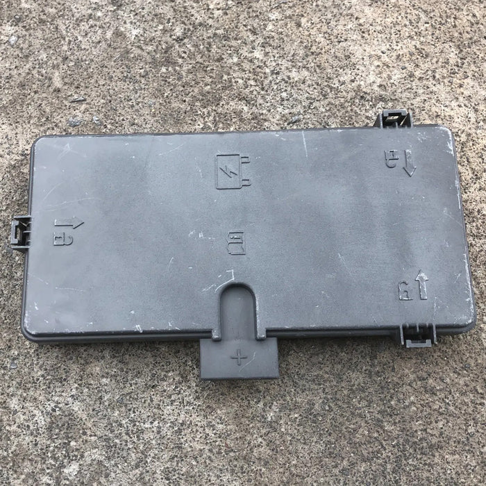 Tapa De Caja Fusibles Para Ford Explorer 2020, 2021, 2022 - Motor 2.3 Litros - Original
