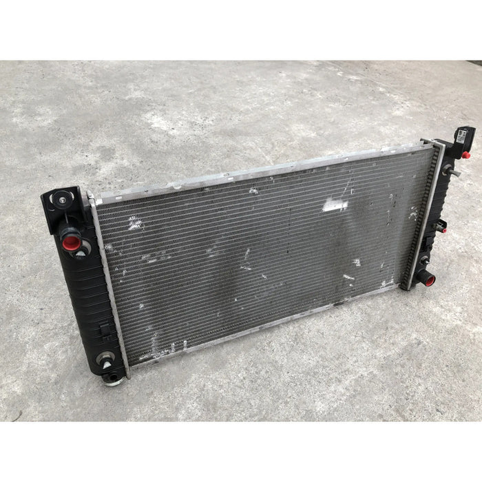Radiador Original Para Cadillac Escalade 2011, 2012, 2013, 2014 Motor 6.2