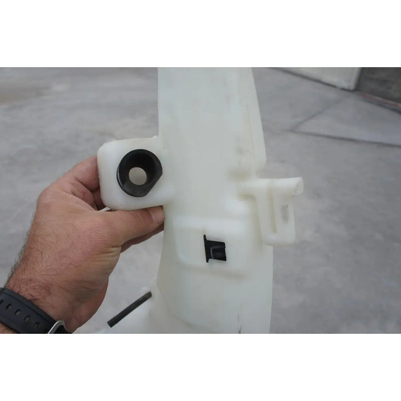 Deposito Limpia Parabrisas Para Ford Focus 2006-2007 - Limpia Para Brisas - Original
