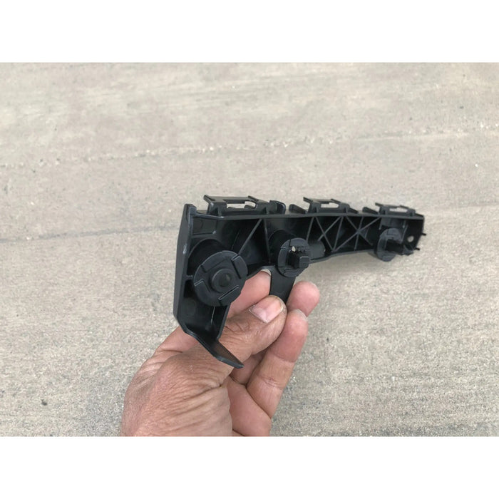 Guia Defensa Delantera Derecha Toyota Hilux 2012, 2013, 2014, 2015