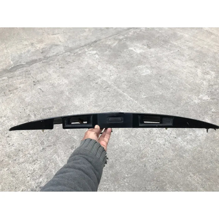 Moldura De Cajuela Para Nissan Versa 2012, 2013, 2014, 2015, 2016, 2017, 2018, 2019 (original) Negro