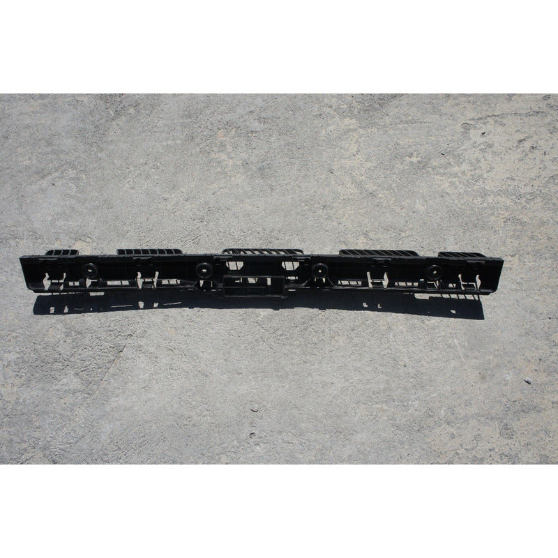 Guia De Defensa Trasera Para Volkswagen Jetta 2011, 2012, 2013, 2014, 2015, 2016, 2017, 2018 - Original